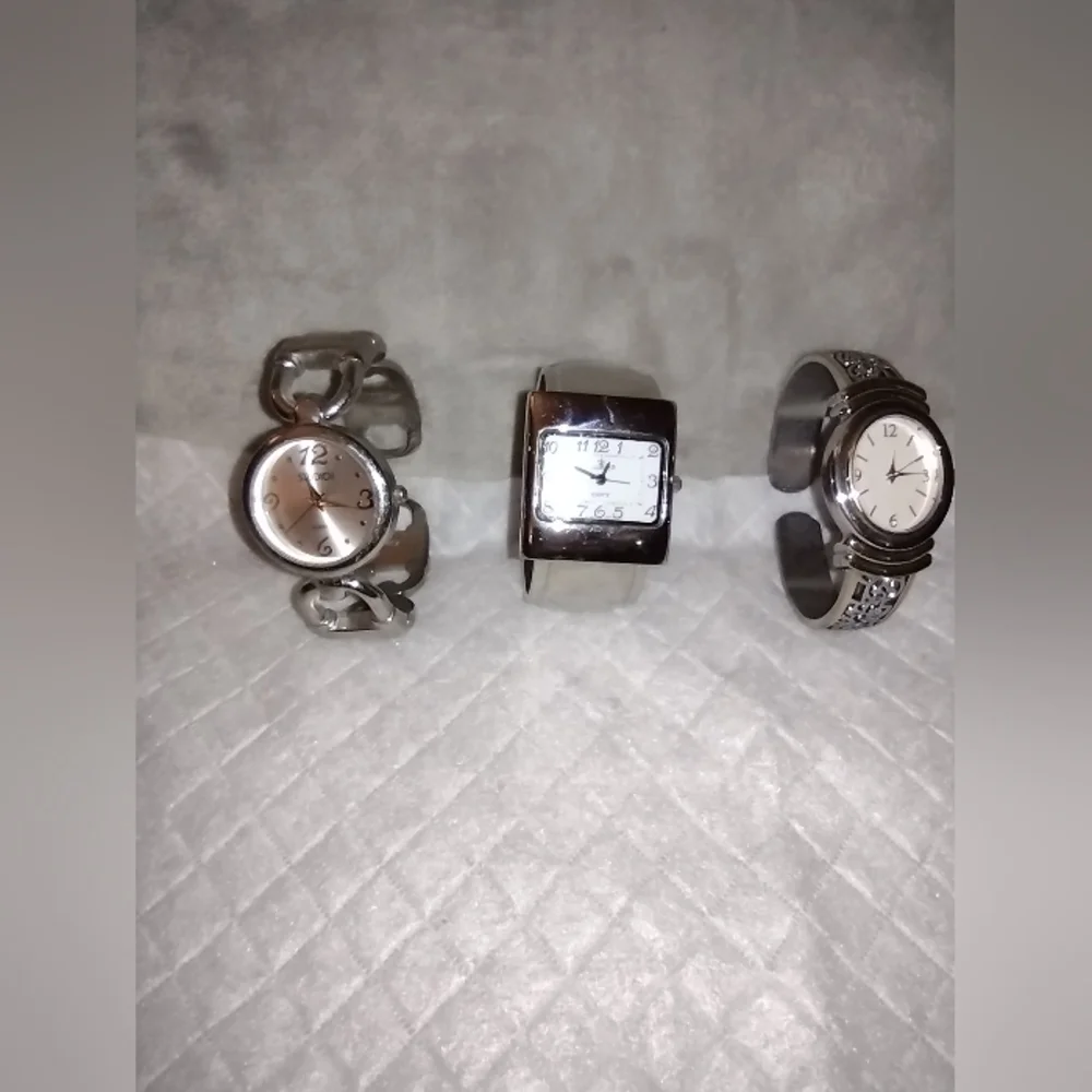 3  Fashion Cuff Bracelet Style Ladies Watches
